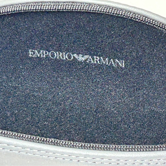 Armani glasses/sunglasses case with cleaning cloth grey - Picture 5 of 7